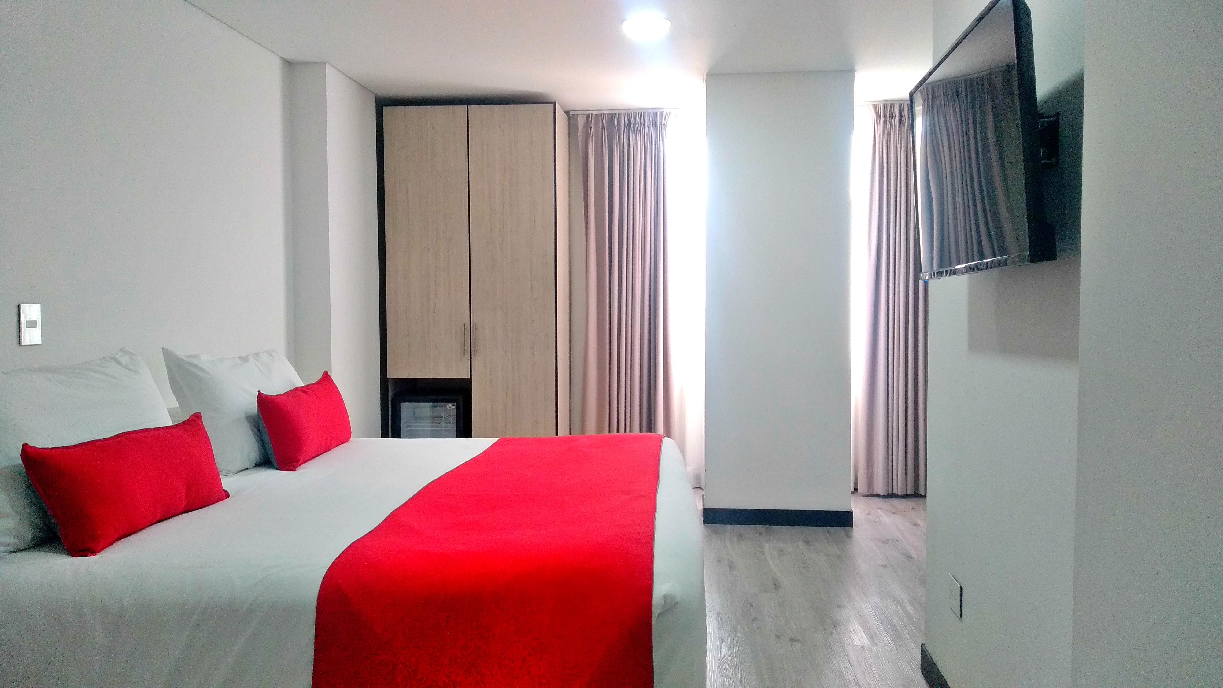 Hotel Wlh Silver Corferias Bogota Bagian luar foto
