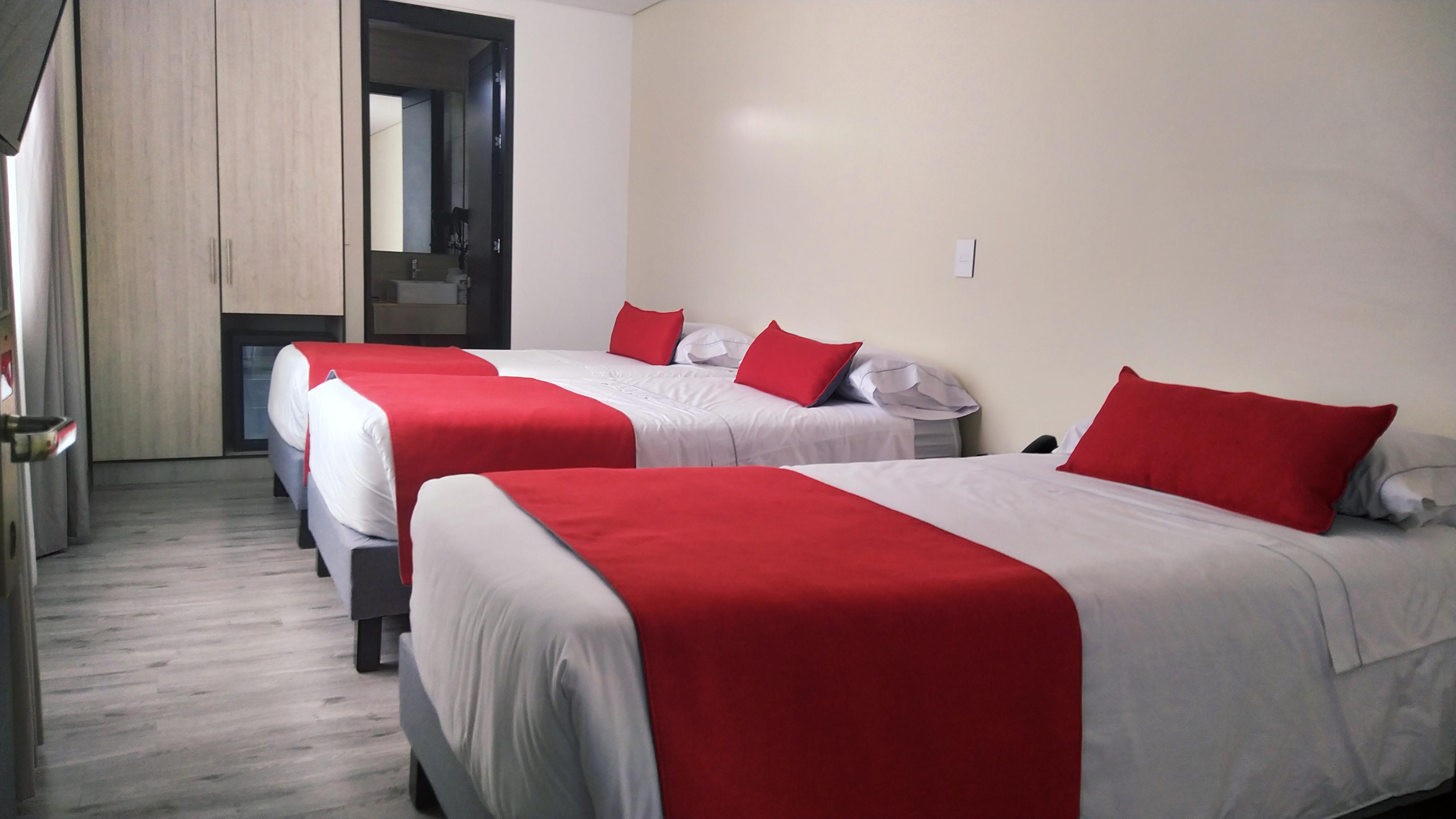 Hotel Wlh Silver Corferias Bogota Bagian luar foto