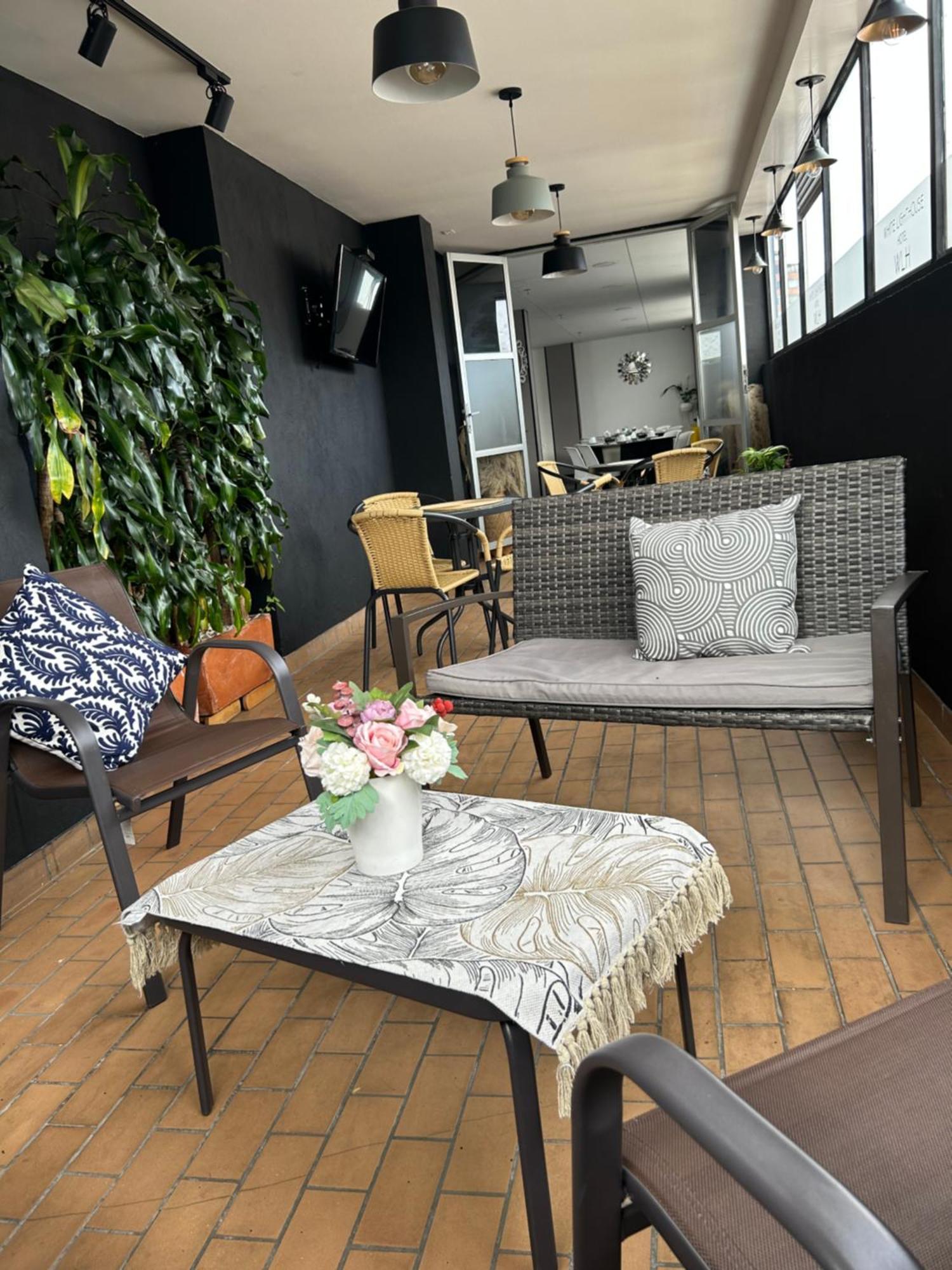 Hotel Wlh Silver Corferias Bogota Bagian luar foto