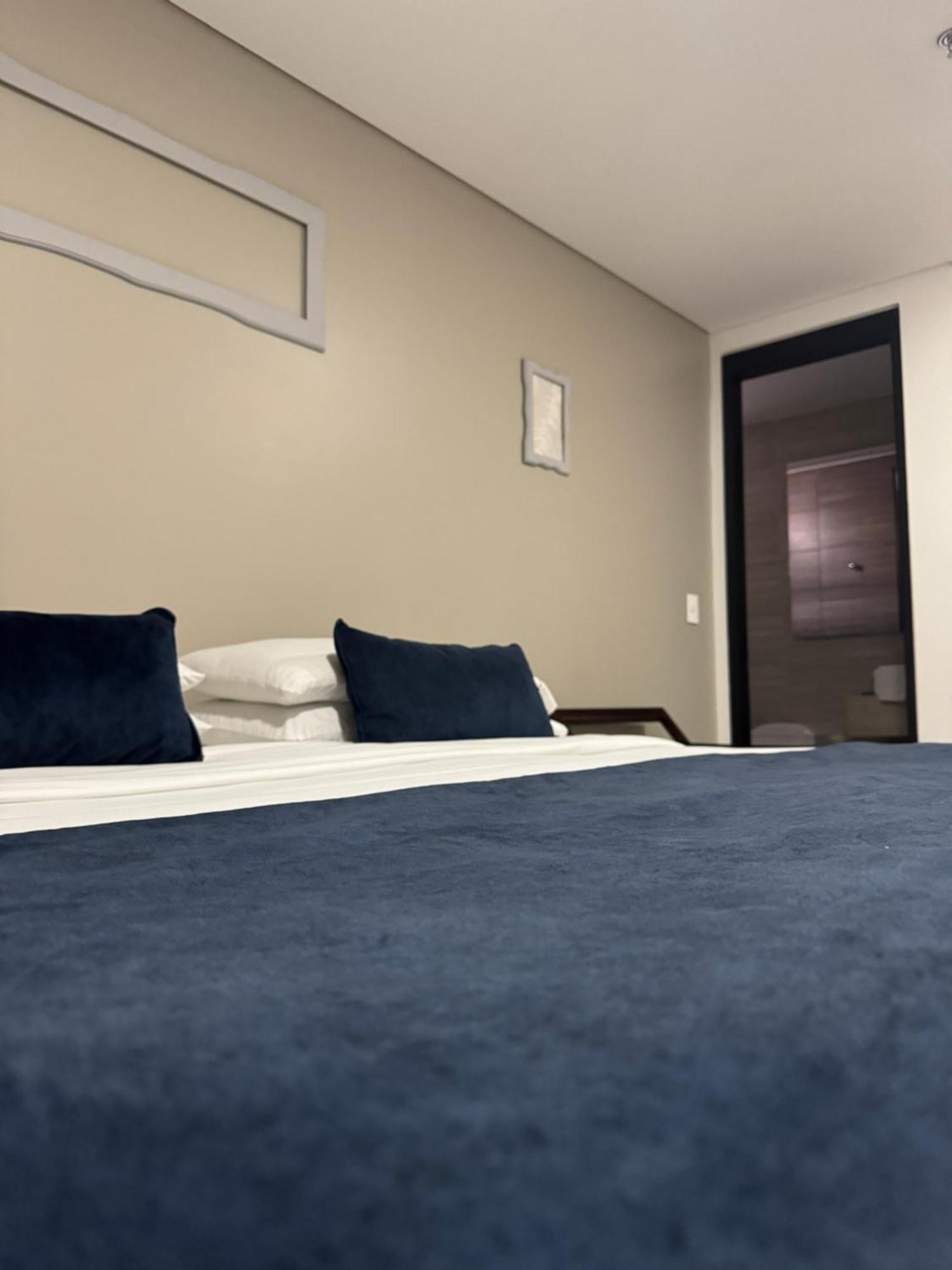 Hotel Wlh Silver Corferias Bogota Bagian luar foto