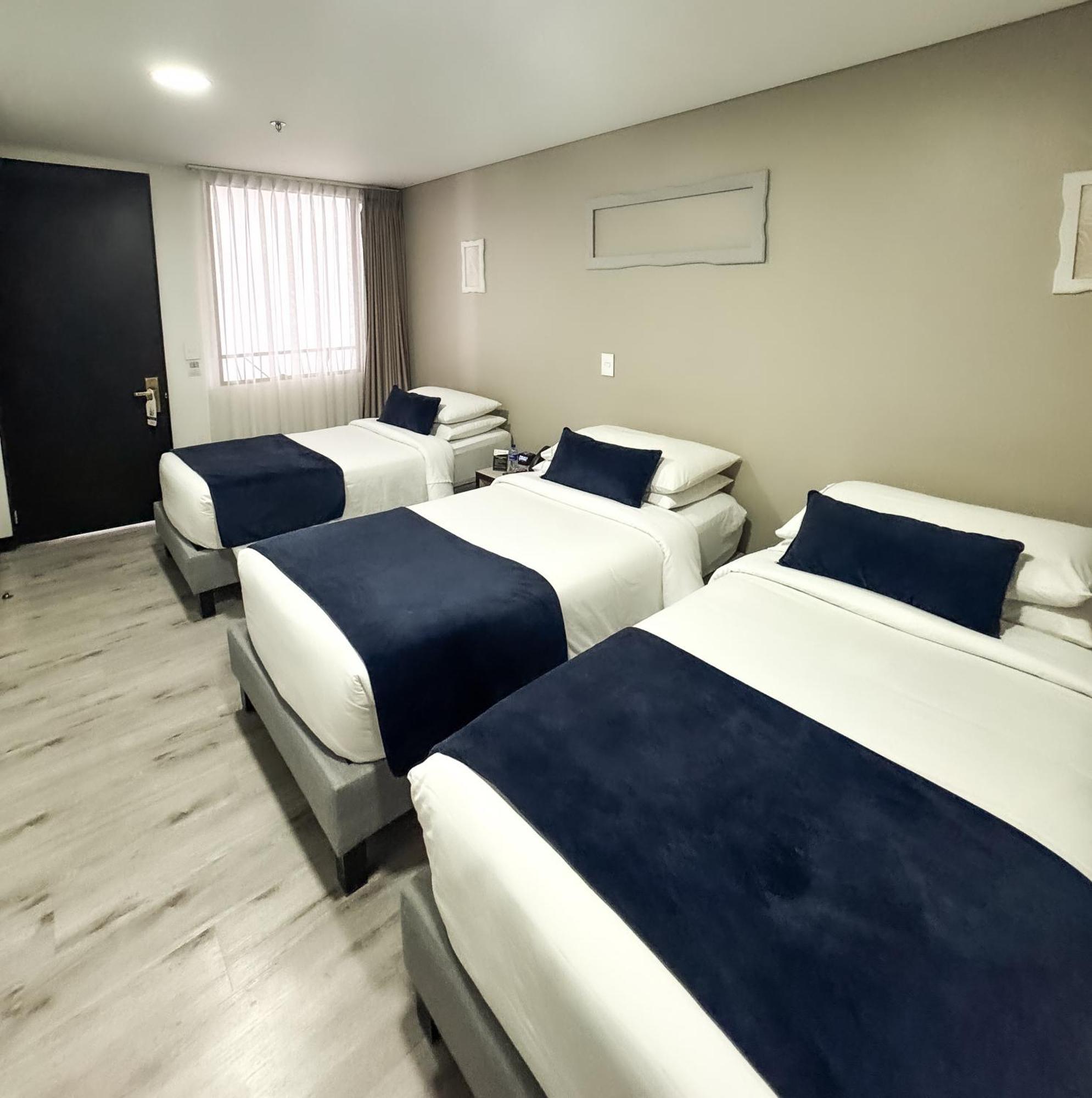 Hotel Wlh Silver Corferias Bogota Bagian luar foto