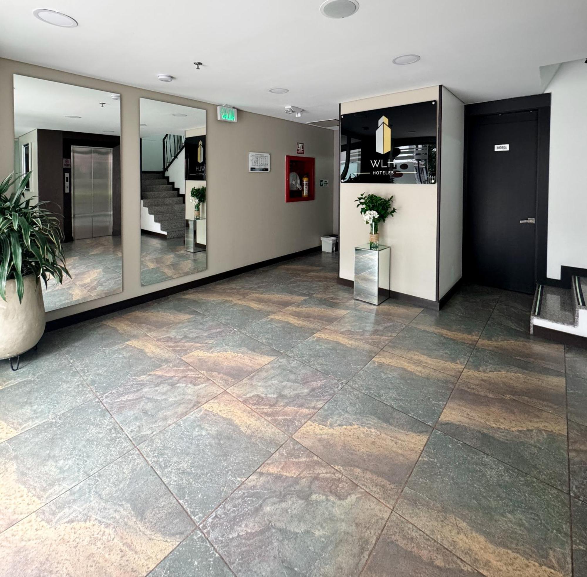 Hotel Wlh Silver Corferias Bogota Bagian luar foto