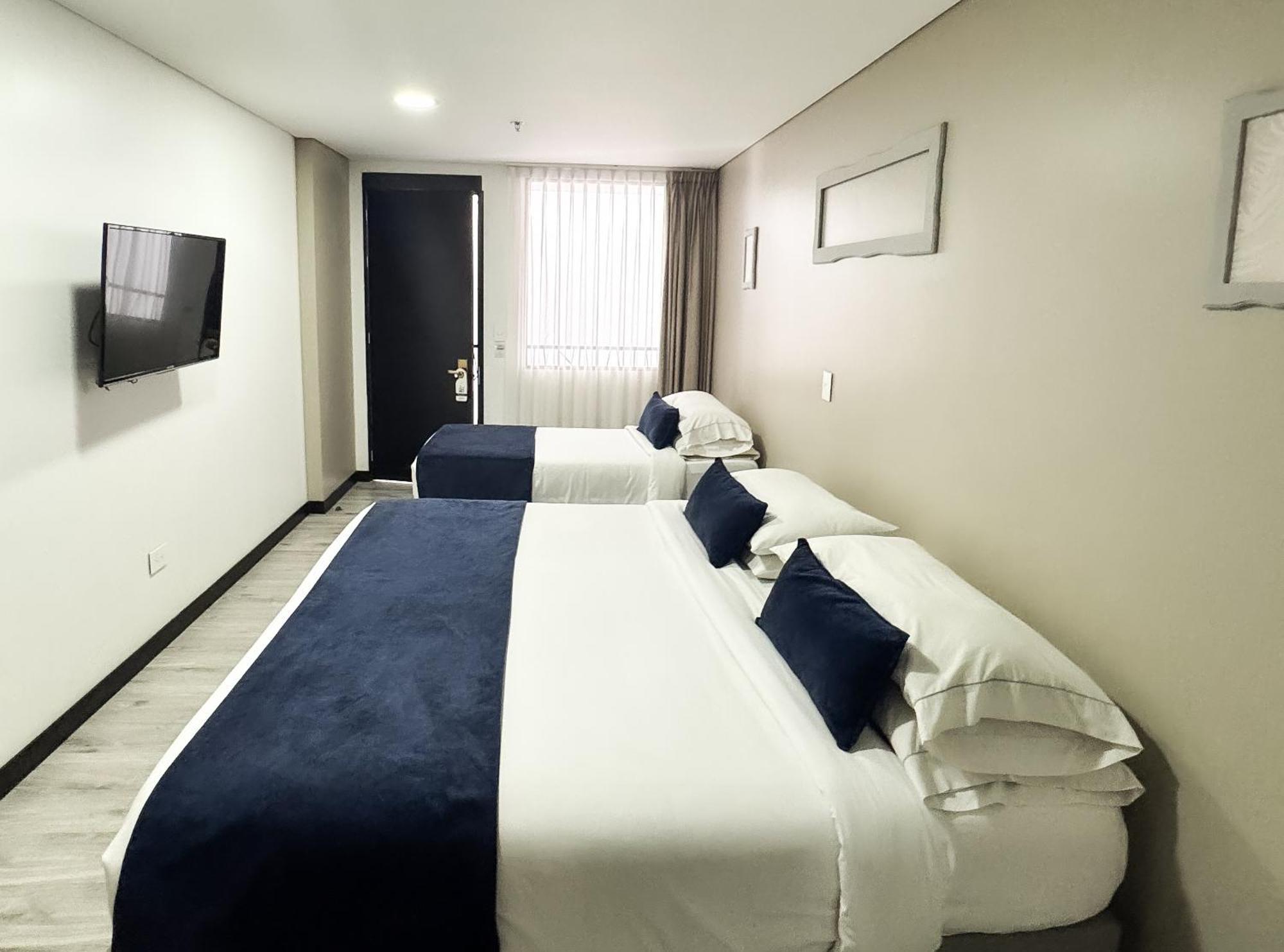 Hotel Wlh Silver Corferias Bogota Bagian luar foto