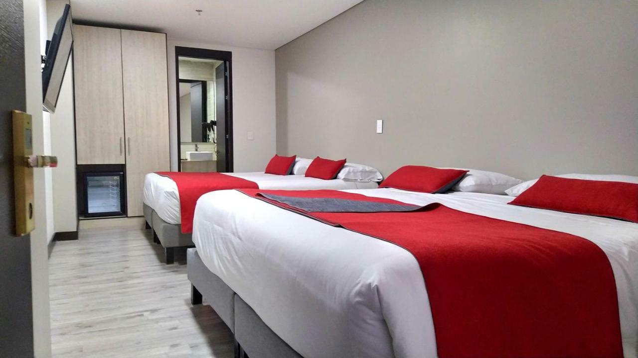 Hotel Wlh Silver Corferias Bogota Bagian luar foto